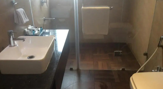 Полулюкс с красивым видом из окна The Lotus Hotel Sameera