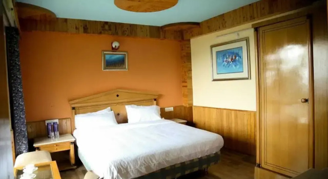 Hari om paradise, Rezervovat Hotel Fagu Himachal Pradesh
