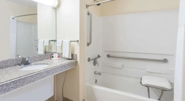 Двухместный номер Standard Super 8 by Wyndham Baton Rouge/I-10
