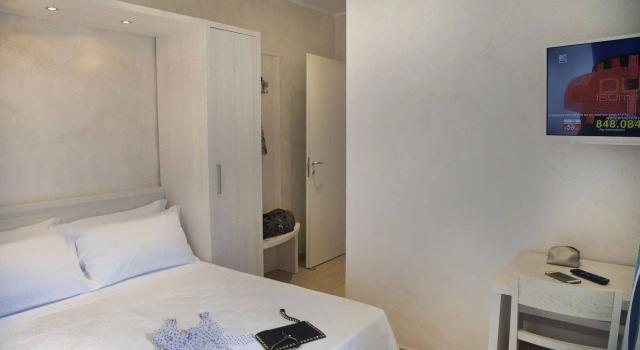 Marina Beach Suite Hotel