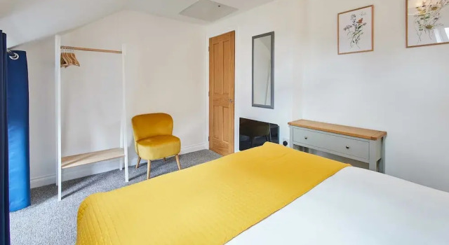 Host Stay Rose Cottage, Забронировать Дом для отпуска Отели Шотландских границ с парковкой, Парковка