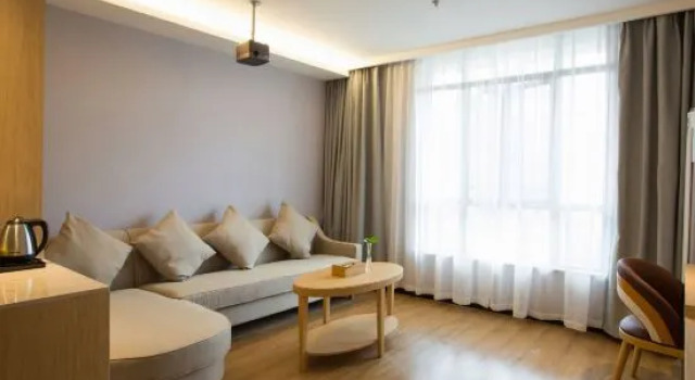 Люкс Deluxe GYA Hotel (Shanghai Songjiang University Town)