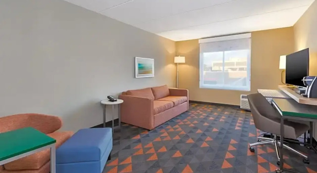 Люкс Holiday Inn Westbury-Long Island by IHG