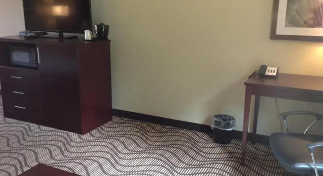 Четырёхместный номер Standard Executive Inn and Suites Jefferson