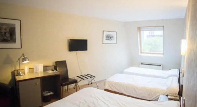 Четырёхместный номер Standard Brit Hotel Dijon Centre Gare