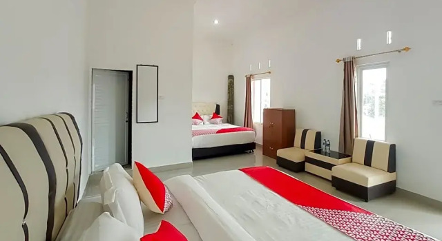 Семейный люкс OYO 3215 Marina Hotel