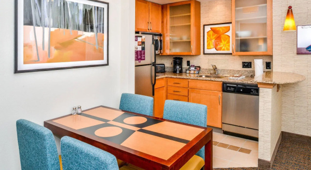 Четырёхместный люкс с 2 комнатами Residence Inn Marriott Waynesboro