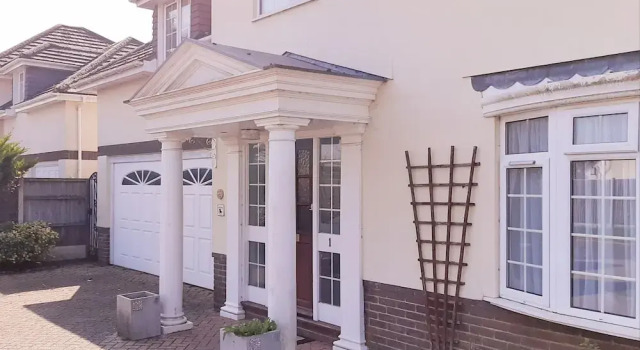 Enticing Apartment in Wimborne Near Model Town