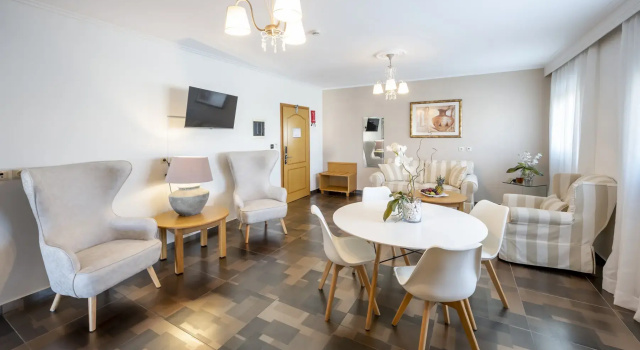 Двухместный люкс Superior с видом на бассейн Peridis Family Resort
