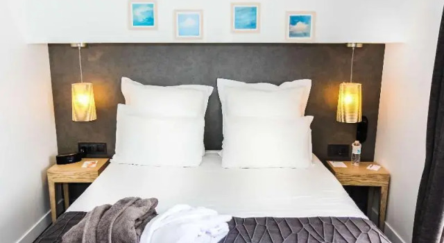 Четырёхместный семейный номер Standard Best Western Plus Gare Saint-Jean
