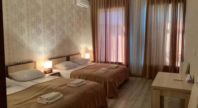Четырёхместный номер Standard Hotel Red Bridge