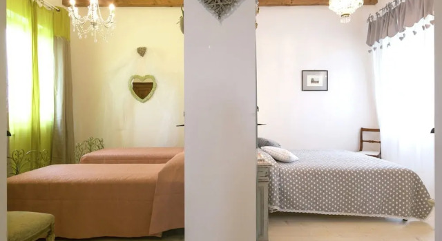 4 Person Villa with Private Swimming Pool & Garden in Lovely Surroundings near Cortona