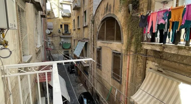 Domus Carmela, Забронировать Гостевой дом Гостевые дома Неаполя, рядом с Accademia di Belle Arti di Napoli, Гостевой дом