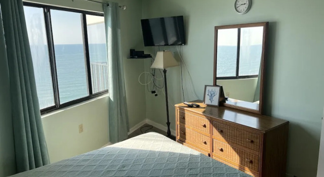 Royal Garden Resort 1401 3 Bedroom Condo by RedAwning