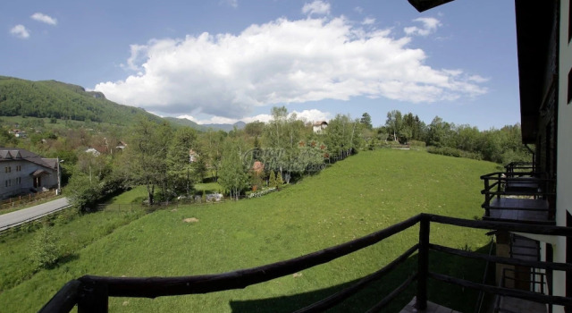 Трёхместный номер Superior с балконом и с видом на горы Hotel Bran Belvedere