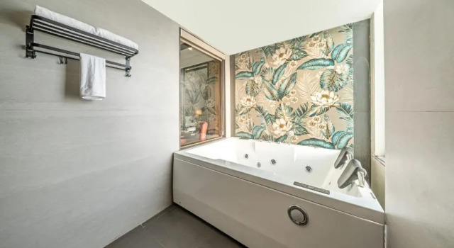Medalio Signature Chandigarh Zirakpur, Book Hotel Hotels in Panchkula with a Pool, Swimming Pool