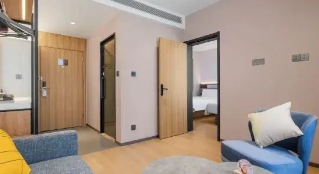 Люкс Deluxe Homeinn Plus Hotel (Zhoushan Dinghai)