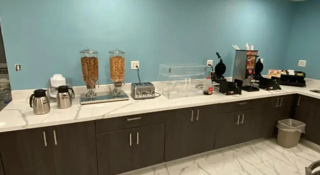 Четырёхместный номер Standard Days Inn by Wyndham Waco University Area