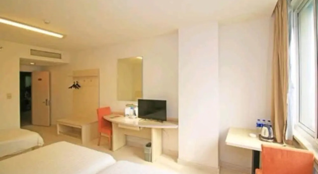 Трёхместный номер Standard Jinjiang Inn Dalian Jiefang Road