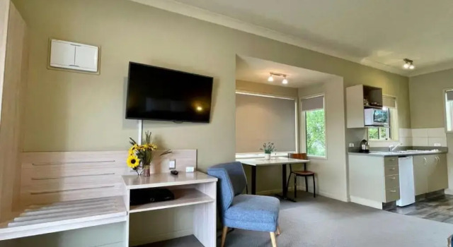 Апартаменты Deluxe Sierra Motel and Apartments