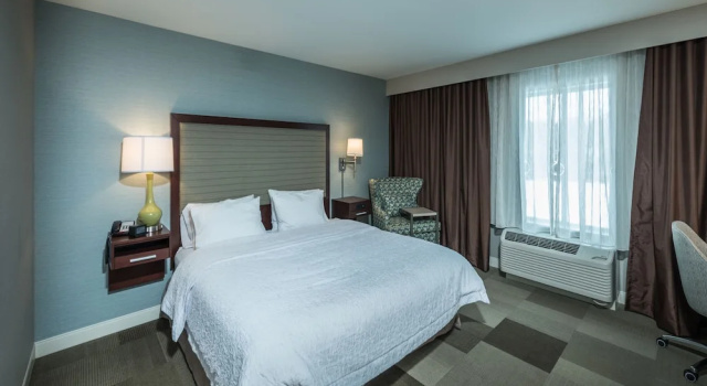 Студия Hampton Inn by Hilton Amesbury, MA