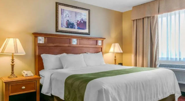 Люкс Quality Inn near Monument Health Rapid City Hospital