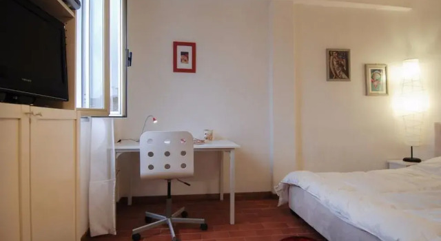 Red Roof Studio, Забронировать Отель Болонья провинция Болонья, рядом с Башня Гарисенда