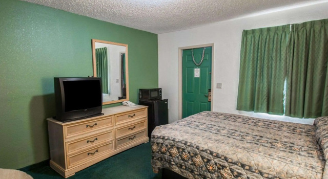 Двухместный номер Standard Rodeway Inn Fort Pierce US Highway 1