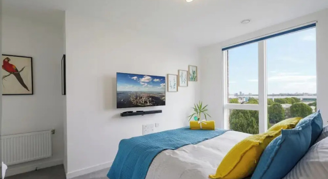 Skyline View 1 Bed Apartment Sleeps 2 - Balcony
