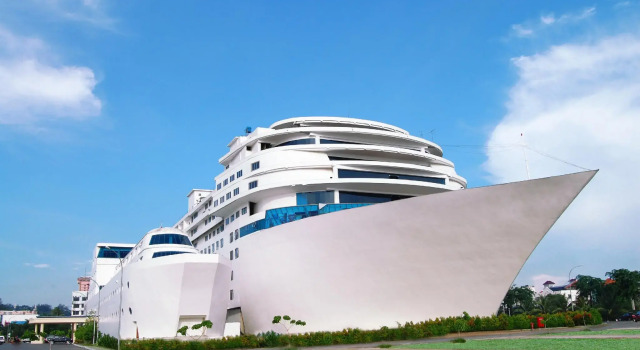 Номер Standard Pacific Palace Hotel