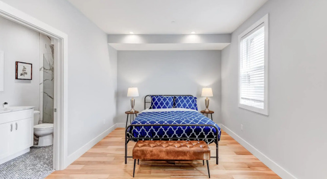 Luxury 3BD/2BA Near Logan Airport and T station, Забронировать Отель Бостон Бостон