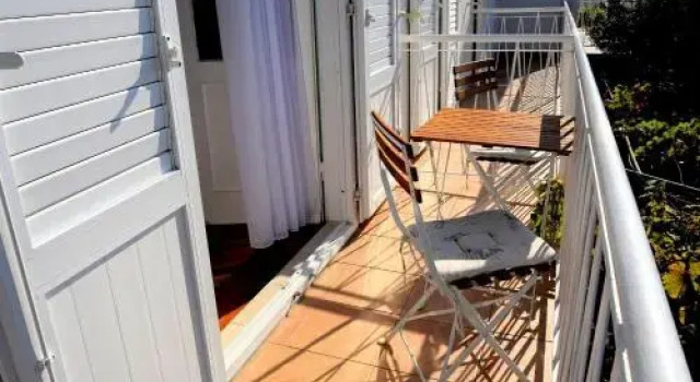 Rab City View Rooms, Prenota Appartamento Hotel a Isole Quarnerine con parcheggio, Parcheggio