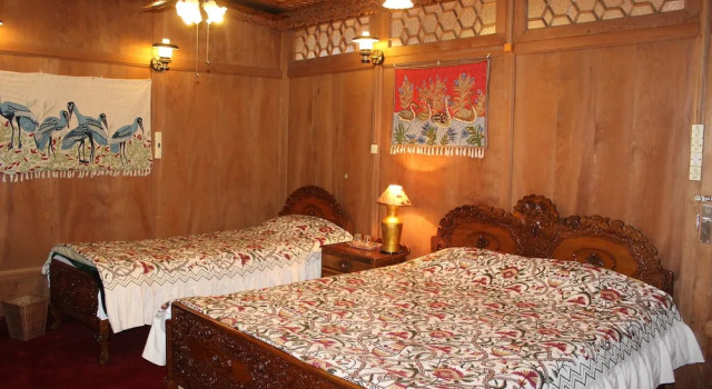 Wangnoo Worth Houseboats