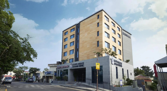 Двухместный номер Standard Benikea Jungmun Hotel