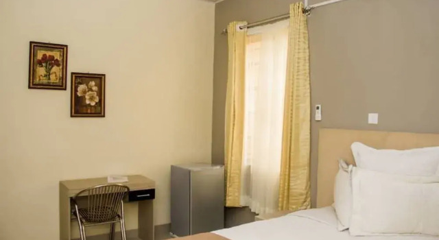 Nsanika Executive Lodge, Забронировать Дом для отпуска Коттеджи Ндола, Коттедж