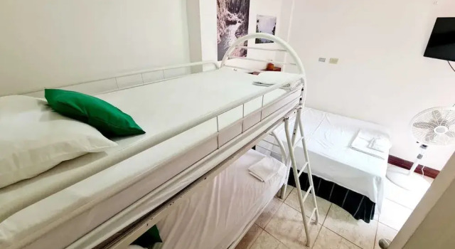 Трёхместный семейный номер Standard Hostal San José