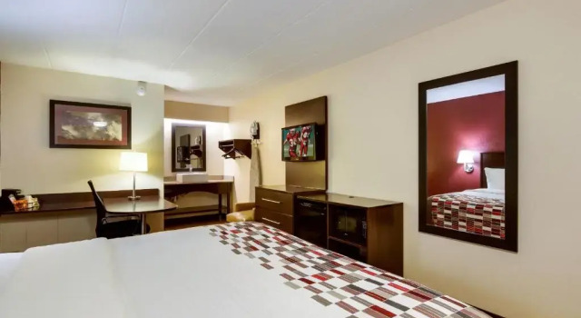Номер Superior Red Roof Inn Grand Rapids Airport