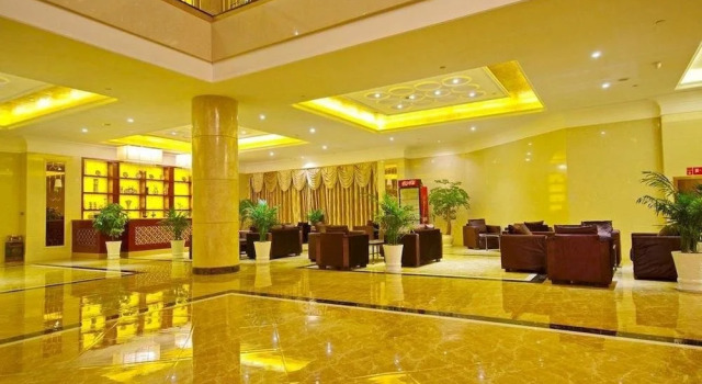 Kunming Xundian Jinshiji Hotel, Rezerwuj Hotel Hotele w Kunming z parkingiem, Parking