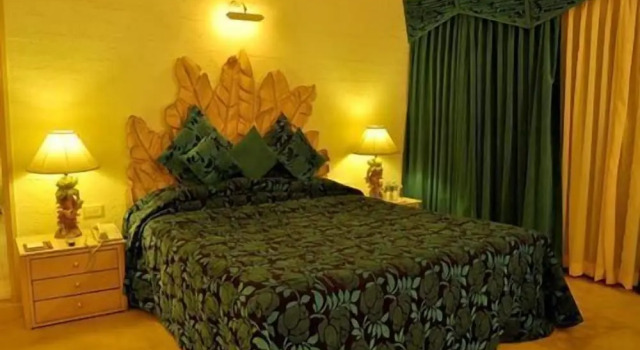 Golden Palms Hotel And Spa, Забронировать Курортный отель Бизнес-отели штата Карнатаки, 4* 5*