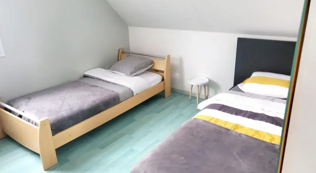 House With 4 Bedrooms in Chenôve, With Enclosed Garden and Wifi, Book Hotel Chenove Burgund