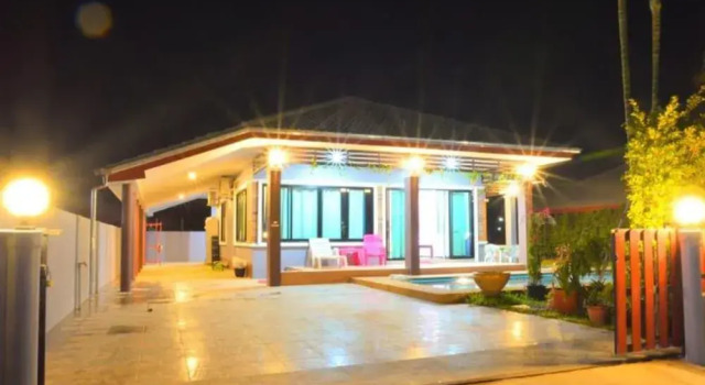 Baan Korbua Cha-am, Rezervovat Hotel Hotely v Petchaburi s parkováním, Parkování