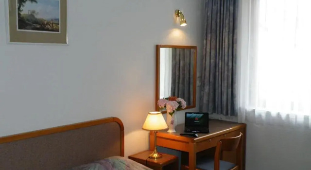 Apartment Pension Rideg Heviz, Забронировать Апартаменты/квартира Недорогие отели Хевиз, рядом с Церковь Сердца Христова, недорого