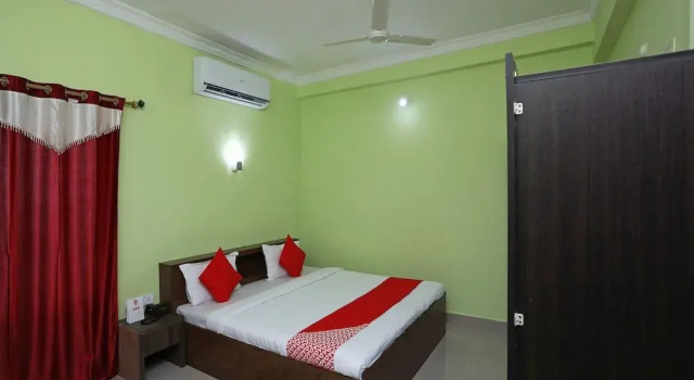 OYO 19521 Hotel Noopur Premium, Book Hotel Hotels in Puri with Parking, Parking