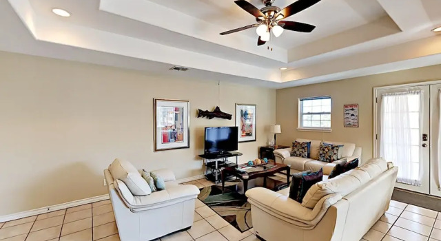 110 E Marlin Condo - 2 Br condo by RedAwning