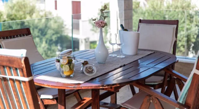 Апартаменты Цокольный этаж c 1 комнатой с видом на море Apartments Belmat