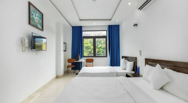 Saluton Hotel