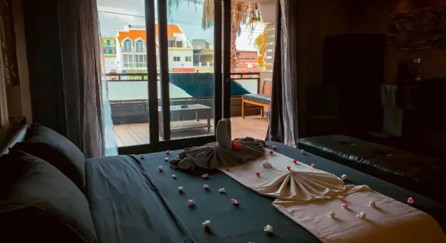 Полулюкс с балконом Ocean Suites