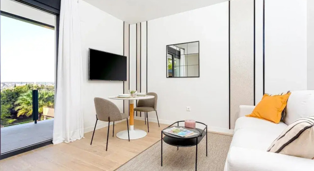 Cozy 1 bd Apartment With Terrace Pool and Parking Arruzafa VII