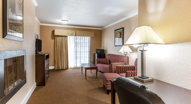 Quality Inn near Hearst Castle, Забронировать Отель Сан-Симеон San Luis Obispo County