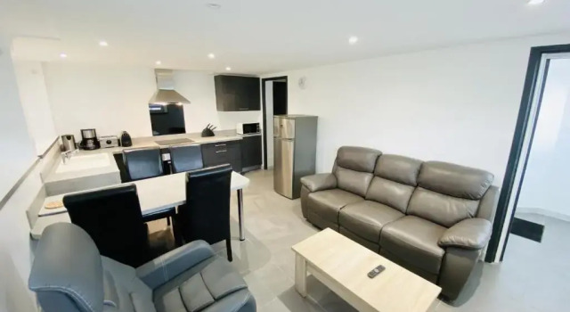 Апартаменты Superior Residence Louis Quartier Des Lilas